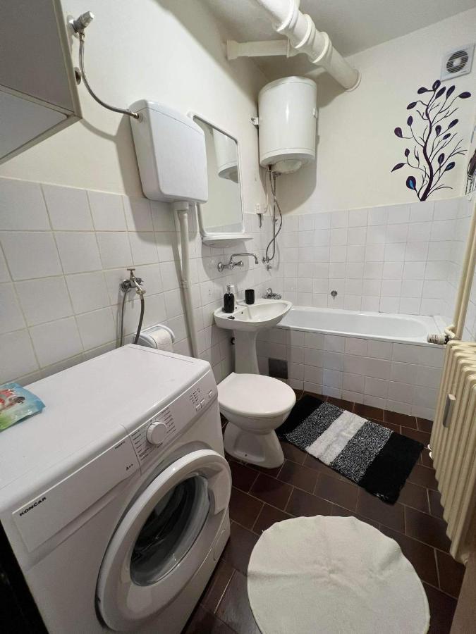 Ema Apartmani Vinkovci Bagian luar foto